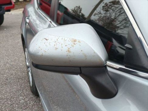 Certified 2019 Toyota Camry LE image 11