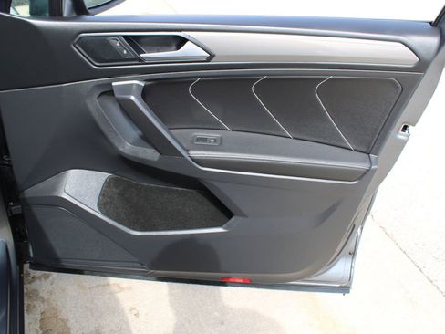 Used 2024 Volkswagen Tiguan SE R-Line image 25