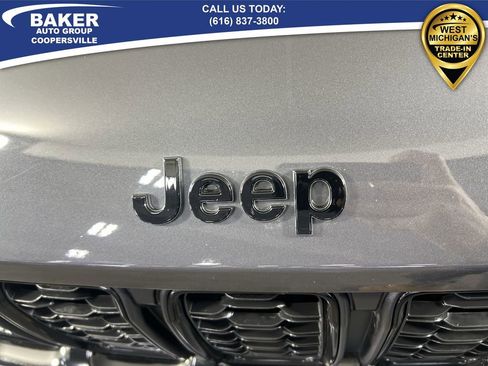 Used 2024 Jeep Grand Cherokee Altitude image 30