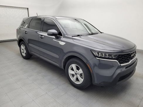 Used 2022 Kia Sorento LX FWD image 11