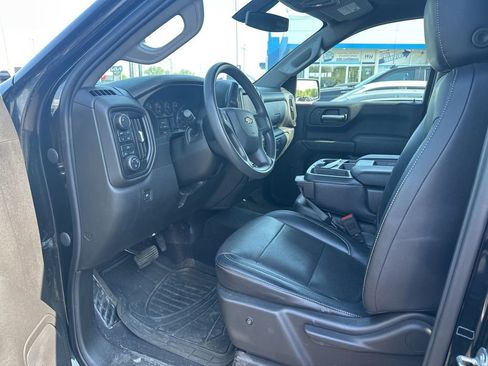 Used 2020 Chevrolet Silverado 1500 Custom w/ Custom Value Package AWD/4WD image 6