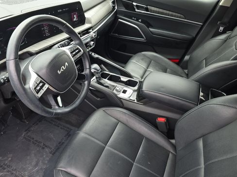 Used 2024 Kia Telluride EX w/ EX Captain's Chair Package AWD/4WD image 10