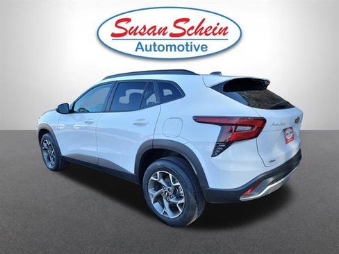 Used 2025 Chevrolet Trax LT image 23