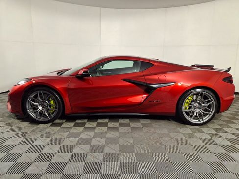 Used 2024 Chevrolet Corvette Z06 image 3