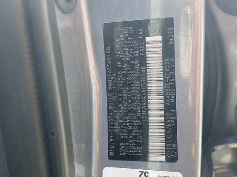 Used 2025 Toyota Camry SE FWD image 29