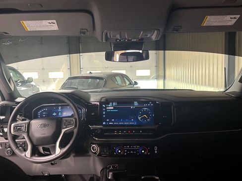 Used 2023 Chevrolet Silverado 1500 RST w/ Z71 Off-Road Package image 26