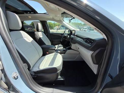 Used 2025 Ford Escape Active w/ Cold Weather Package AWD/4WD image 9