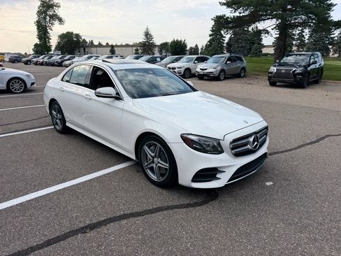 Used 2017 Mercedes-Benz E 300 4MATIC image 5