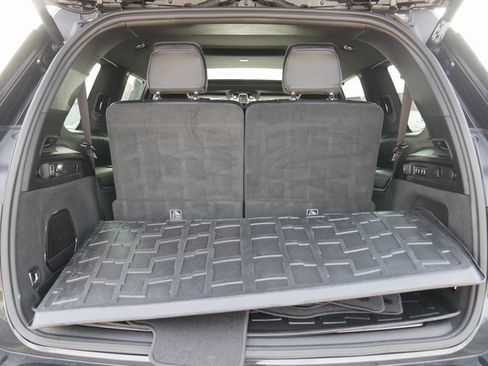 Used 2022 Jeep Grand Cherokee L Overland w/ Luxury Tech Group IV image 11