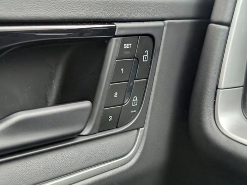 Certified 2024 Porsche Cayenne image 27