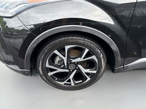 Used 2021 Toyota C-HR XLE image 29