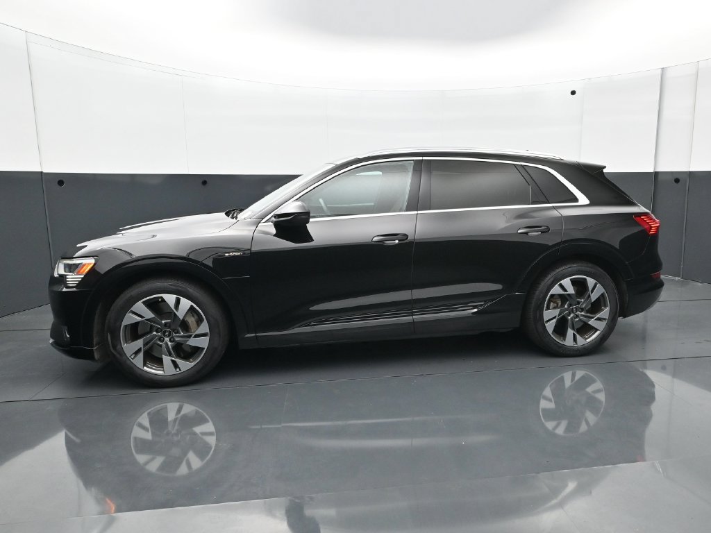 Used 2023 Audi e-tron Premium AWD/4WD image 3
