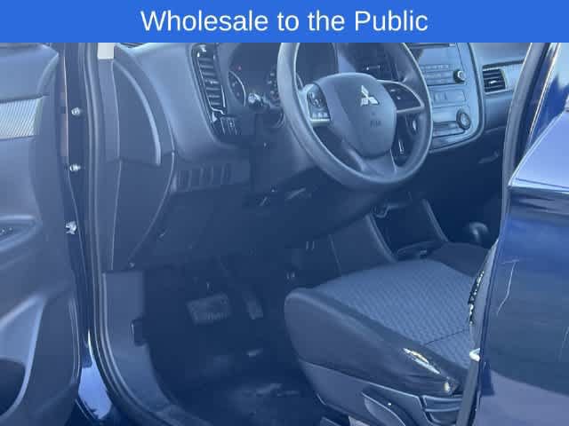 Used 2014 Mitsubishi Outlander ES FWD image 3