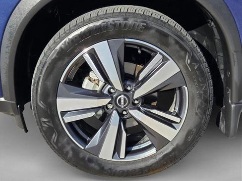 Used 2023 Nissan Rogue SL w/ SL Premium Package image 24