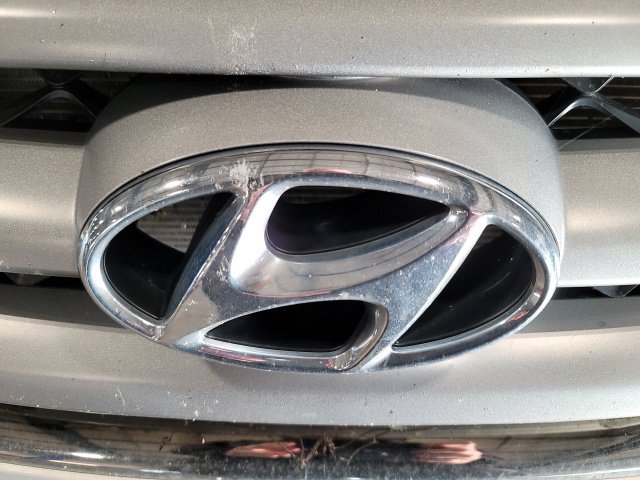 Used 2012 Hyundai Santa Fe GLS FWD image 16