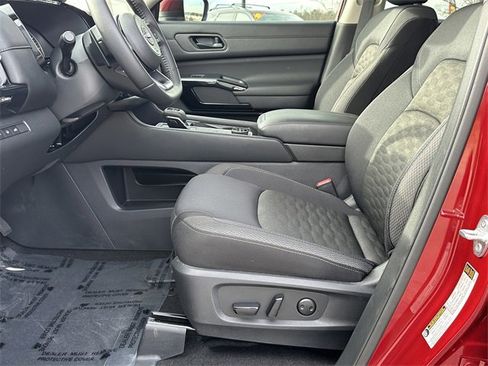 Certified 2025 Nissan Pathfinder SV w/ SV Premium Package image 10