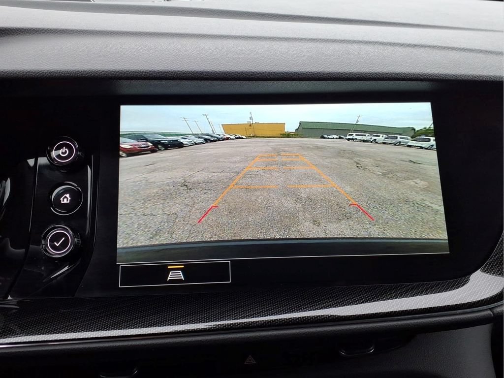 Used 2023 Buick Envision Essence FWD image 11
