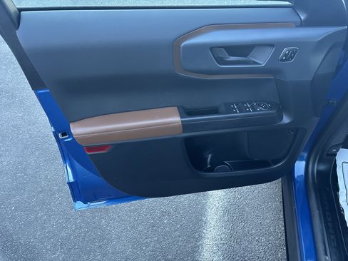 Used 2024 Ford Bronco Sport Outer Banks w/ Tech Package image 16