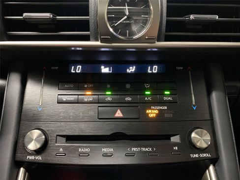 Used 2017 Lexus IS 300 AWD image 21