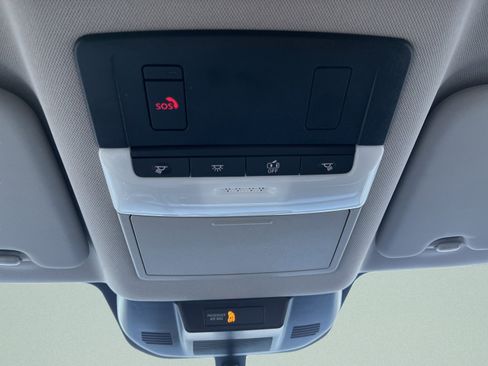 Used 2025 Nissan Rogue SV image 20