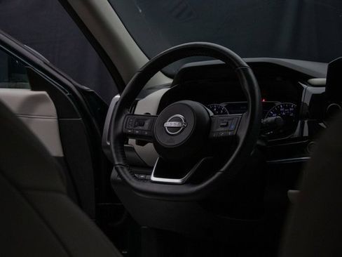 Used 2024 Nissan Pathfinder SL w/ Black Appearance Package image 14