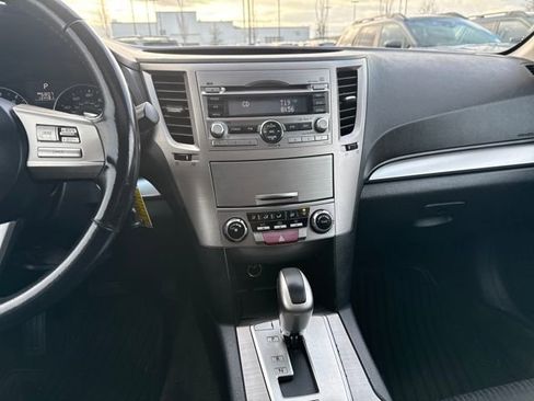 Used 2011 Subaru Outback 2.5i Premium image 20