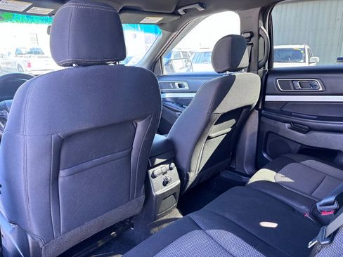 Used 2017 Ford Explorer XLT AWD/4WD image 18