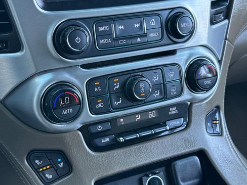 Used 2017 GMC Yukon SLT w/ Premium Edition image 23