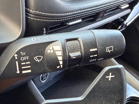 Used 2023 Nissan Rogue SV FWD image 29