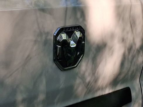 Used 2025 RAM ProMaster 2500 w/ Convenience Group FWD image 8