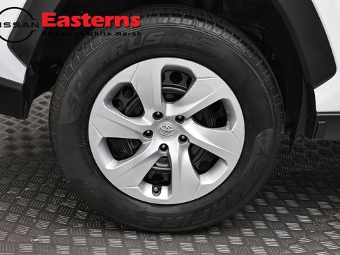 Used 2023 Toyota RAV4 LE AWD/4WD image 30
