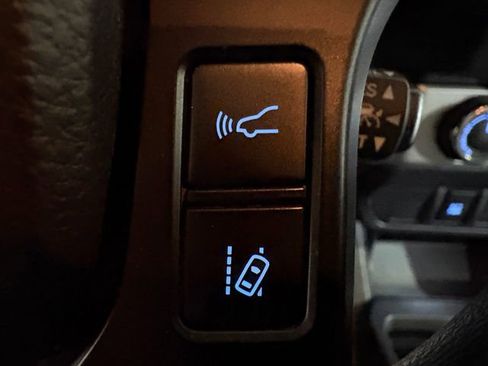 Certified 2021 Toyota Tacoma SR image 17