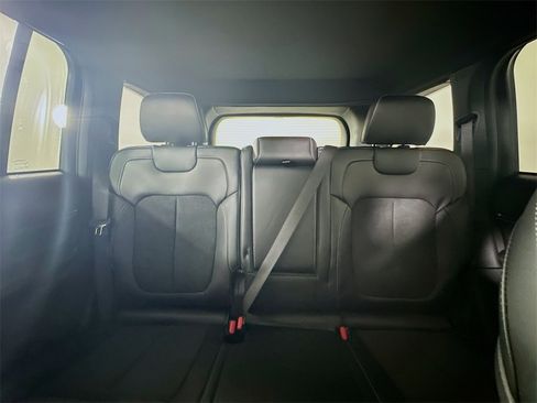 New 2025 Jeep Grand Cherokee Altitude image 10