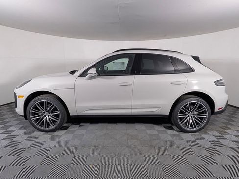 New 2026 Porsche Macan image 2