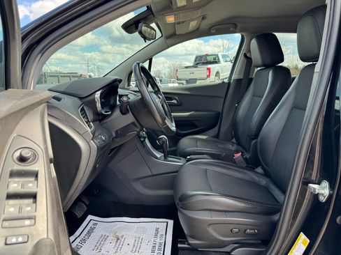 Used 2017 Chevrolet Trax LT w/ LT Convenience Package image 15
