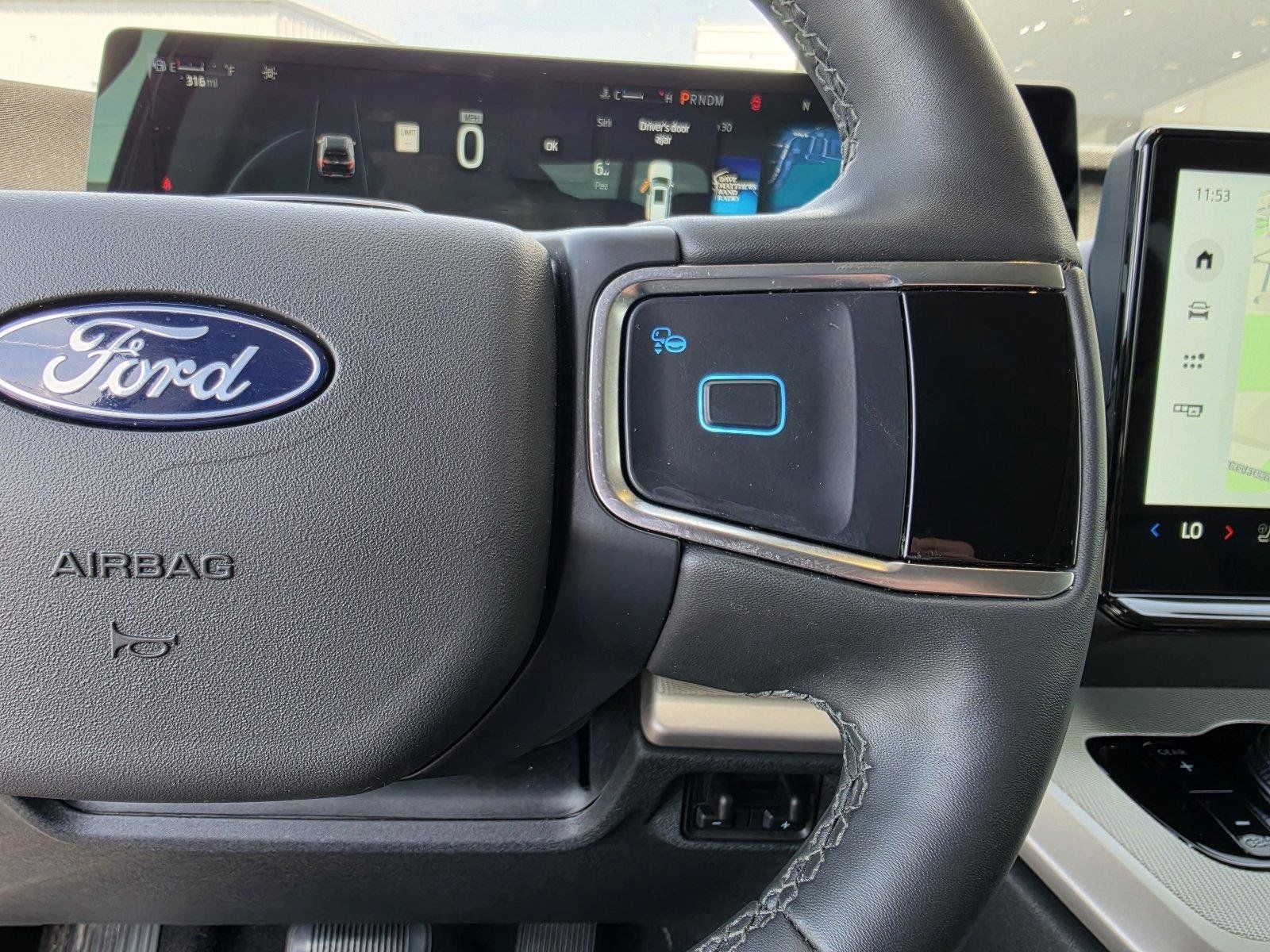 Used 2025 Ford Expedition Max Active AWD/4WD image 29