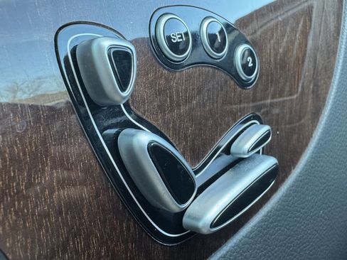 Used 2012 Hyundai Equus Signature image 16