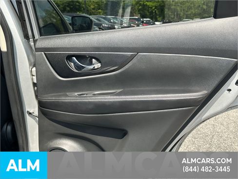 Used 2017 Nissan Rogue S AWD/4WD image 18