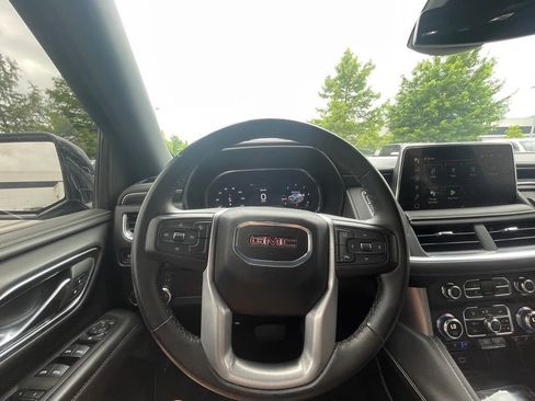 Used 2024 GMC Yukon SLT AWD/4WD image 12