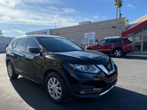 Used 2018 Nissan Rogue S image 4