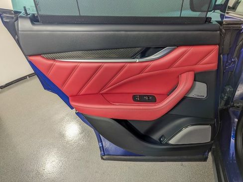 Used 2023 Maserati Levante Trofeo image 19