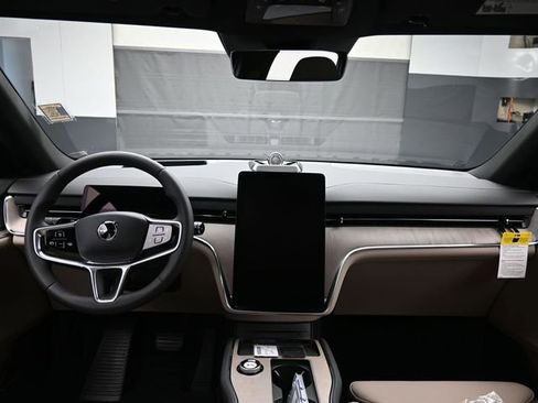 New 2025 Volvo EX90 Ultra image 9