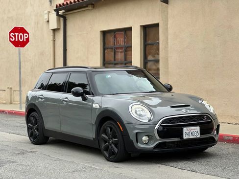 Used 2017 MINI Cooper Clubman S FWD image 1