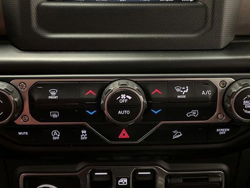 Used 2020 Jeep Wrangler Unlimited Sport image 16