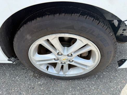 Used 2016 Chevrolet Cruze LT image 12