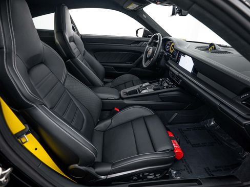 Certified 2026 Porsche 911 Carrera GTS RWD image 16