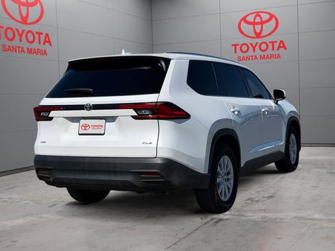 Used 2024 Toyota Grand Highlander XLE image 9