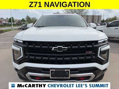 Used 2025 Chevrolet Suburban Z71 AWD/4WD image 3