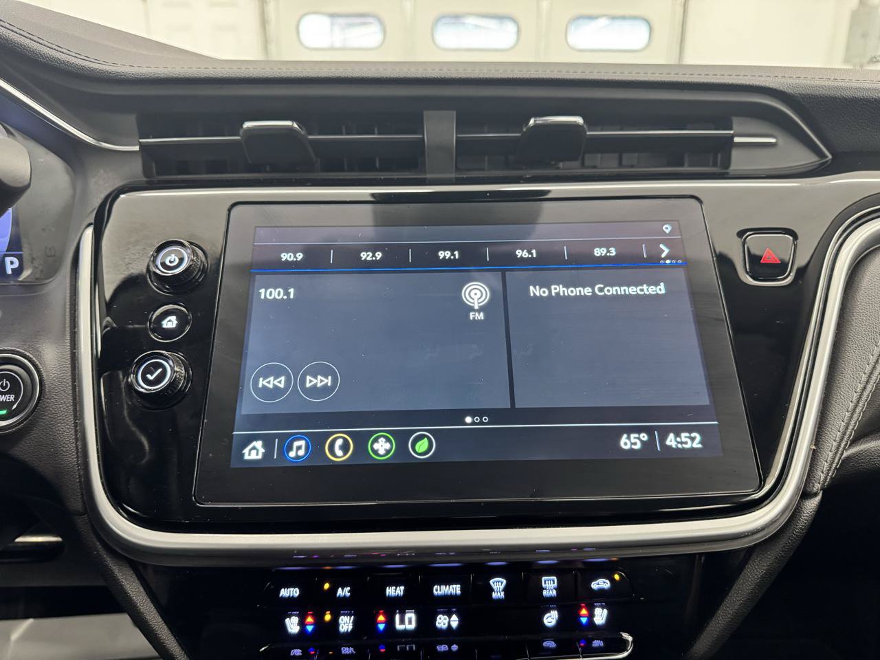 Used 2023 Chevrolet Bolt EUV LT w/ Convenience Package FWD image 31