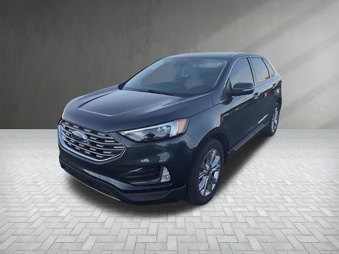 Used 2023 Ford Edge Titanium image 2